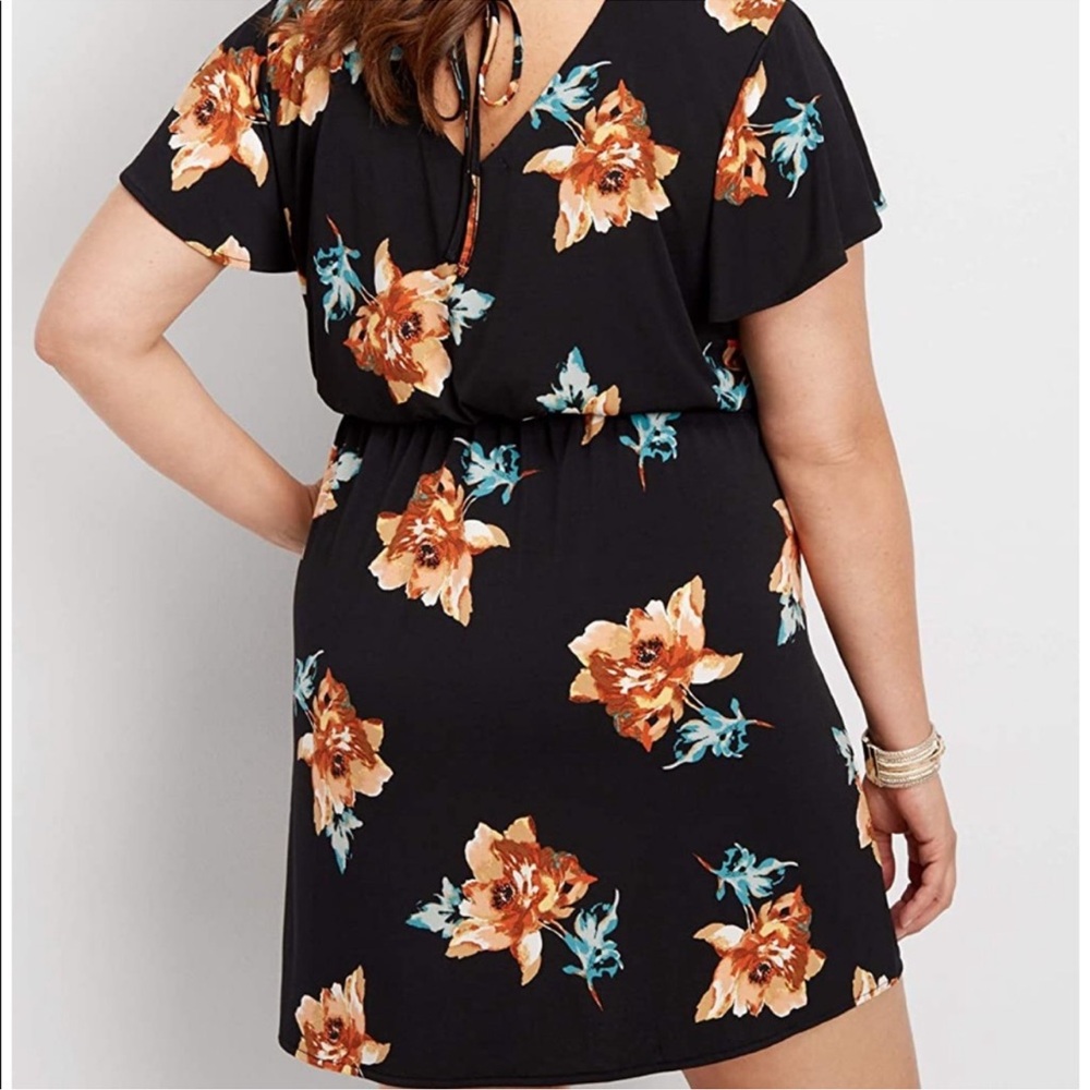 Maurices Flora V-neck Ruffled Sleeve Dress Size 2 - Picture 6 of 6